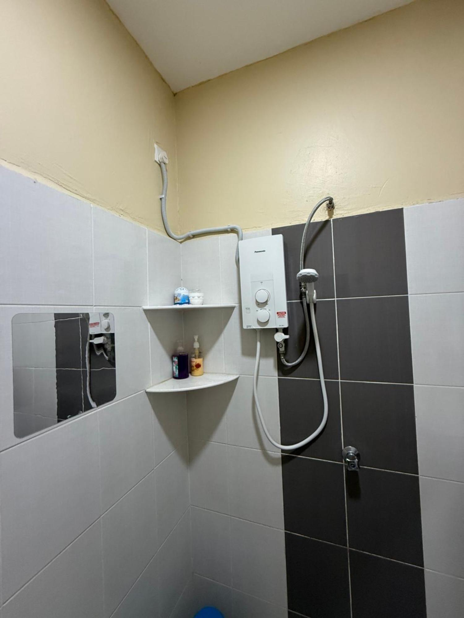 Maze Roomstay Langkawi Pantai Cenang  Exterior foto